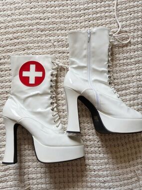 Vintage Y2K Ellie 557 Nurse White Platform Lace-Up Boots Size 12 Chunky Heel
